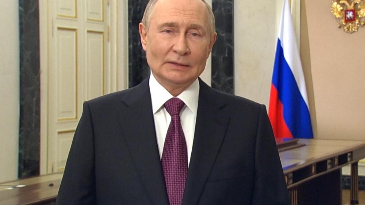 Russia, Putin: "Stiamo combattendo una giusta battaglia e stiamo vincendo"