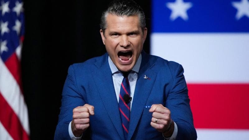 Hegseth accoglie i generali: “Preparatevi alla guerra non alla difesa”