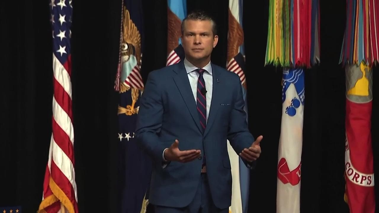 Usa, il segretario alla difesa Hegseth attacca 'generali e ammiragli grassi'