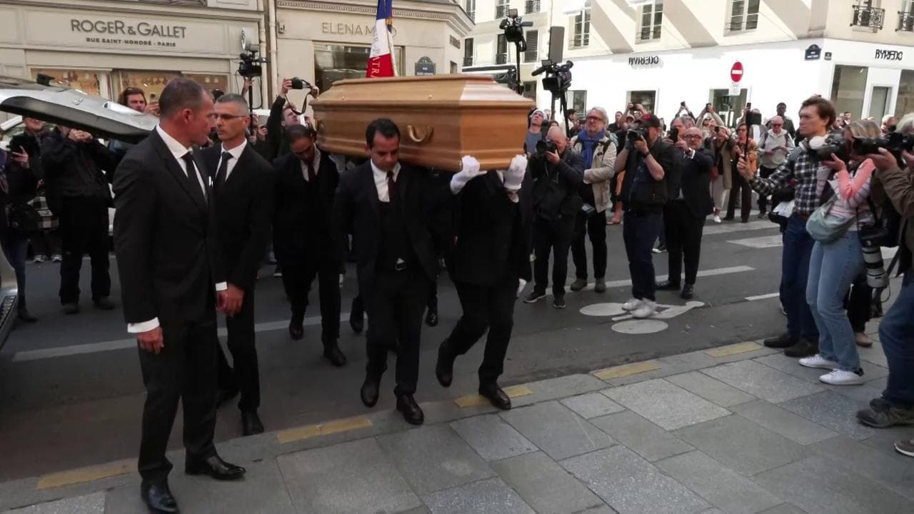 Parigi, amici e familiari con i fan e attori per l'addio a Claudia Cardinale