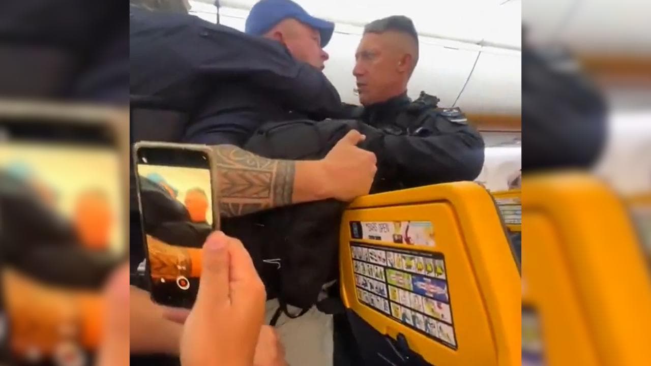 Ubriachi e molesti per un addio al celibato: caos e botte sul volo Ryanair, interviene la polizia