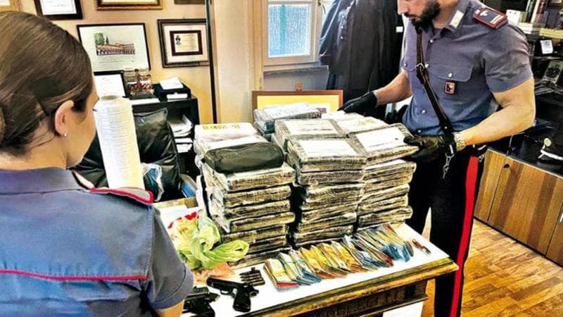 Le armi della guerra al servizio della droga: il nuovo potere delle reti criminali
