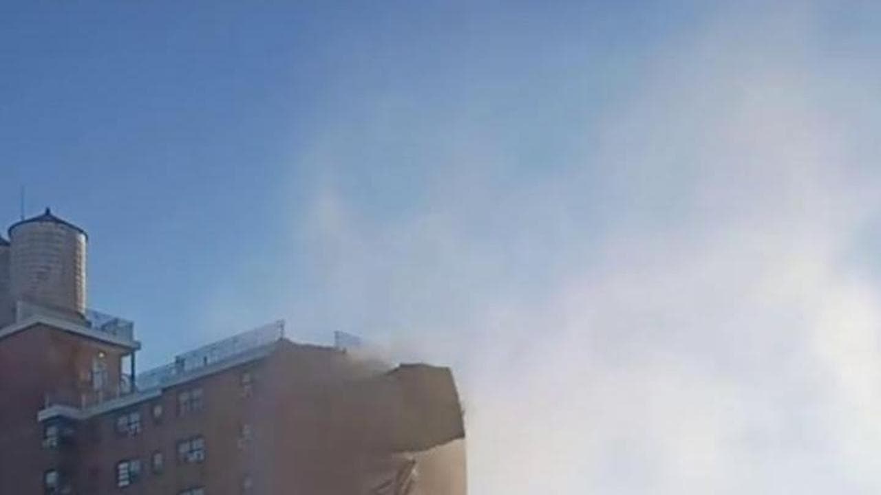 New York, esplosione nel Bronx: crolla parte di un palazzo