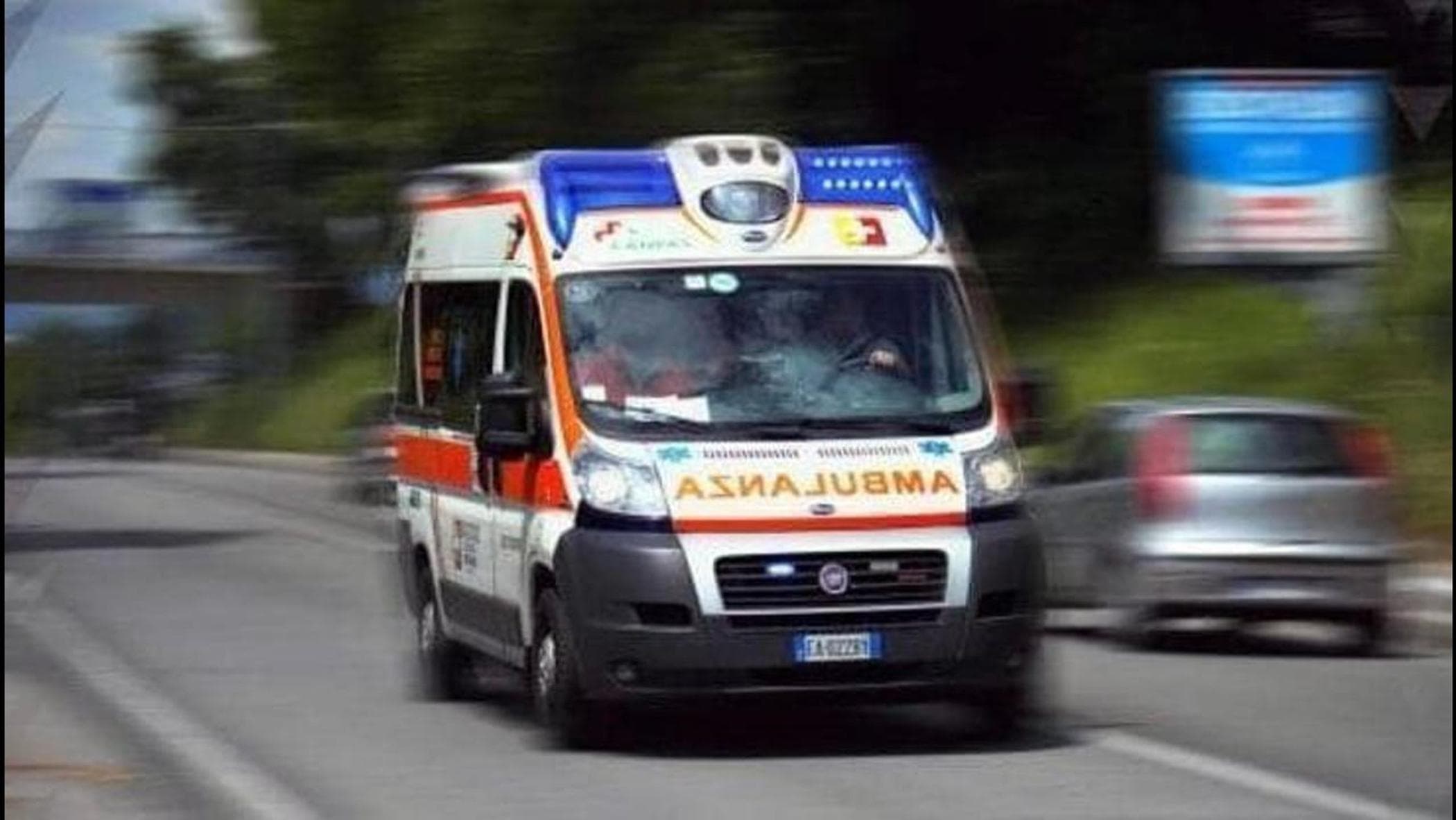 Vincenza, bir arabanın vurduğu tekerlekli sandalyede bir bebek olan anne: çok ciddi