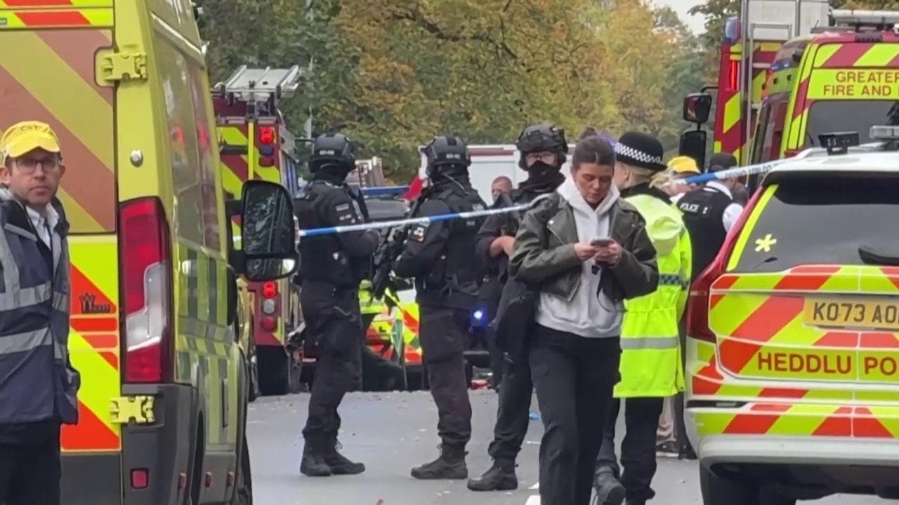 Manchester, ambulanze e polizia davanti alla sinagoga dell'attentato