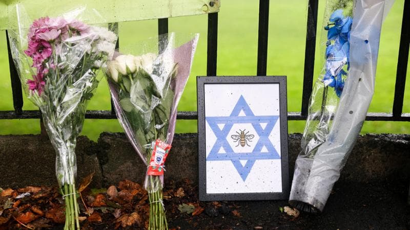 Attacco alla sinagoga di Manchester, la polizia ha sparato a una delle vittime