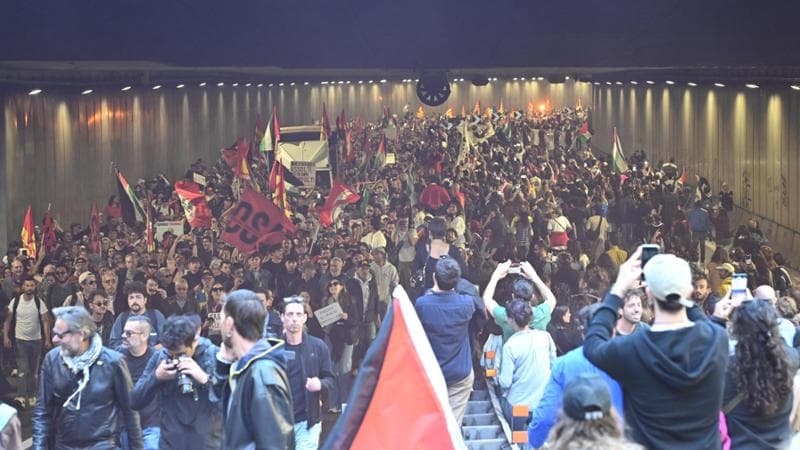 Roma, manifestanti lungo la Tangenziale