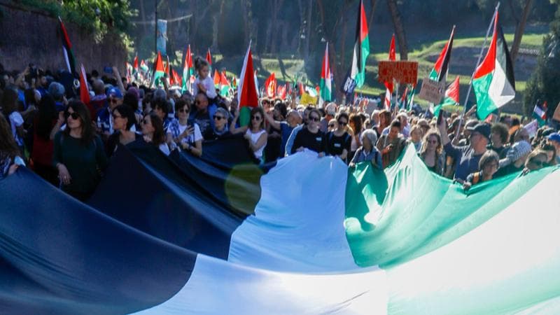 Un momento della manifestazione per Gaza a Roma
