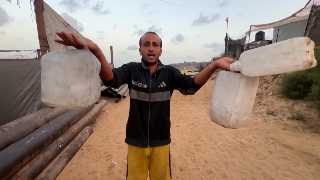 Gaza, gioia e speranza tra gli sfollati: "Siamo stati umiliati, ora salviamo chi è ancora vivo"
