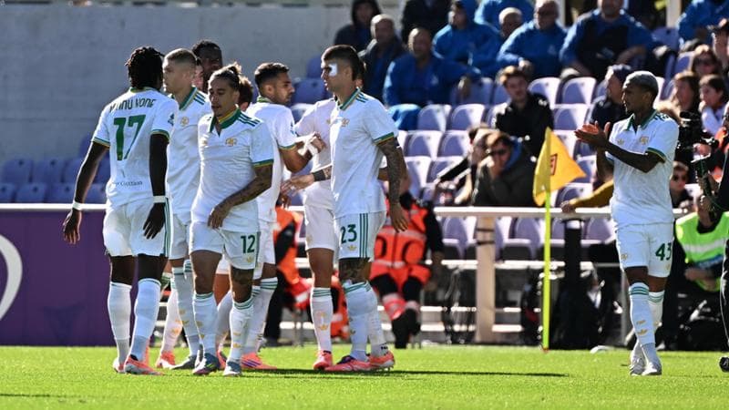 Cristante festeggiato dopo il gol vittoria