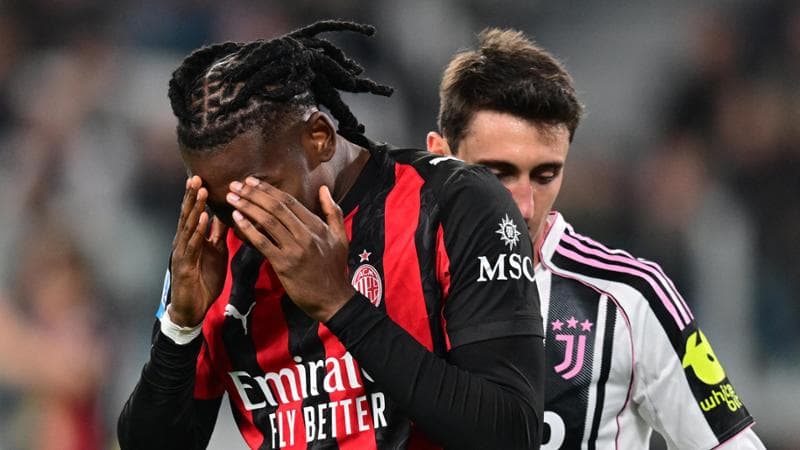 Leao si dispera dopo un'occasione fallita