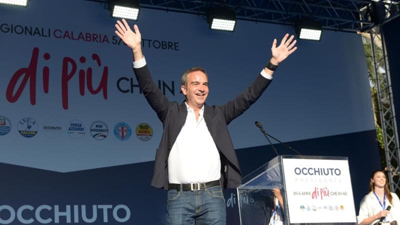 Elezioni in Calabria, Occhiuto riconfermato: “Volevano batterci per via giudiziaria”. Tridico al 40%