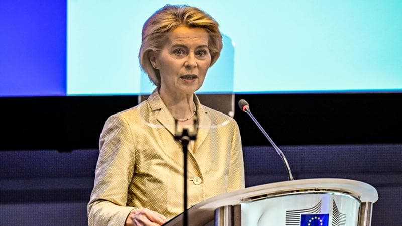 Crisi politica in Francia, da Bruxelles nessun aiuto sui conti francesi