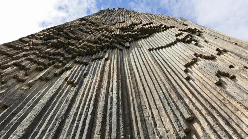 "Sinfonia di Pietre", Garni