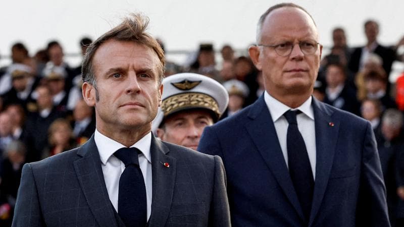 Macron nel bunker Eliseo assediato dai due estremismi