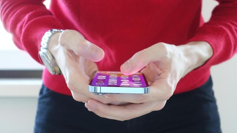 Sovrapprezzo su sms solidali. Il Garante accende un faro su Iliad. La difesa: pochi casi, bug sanato