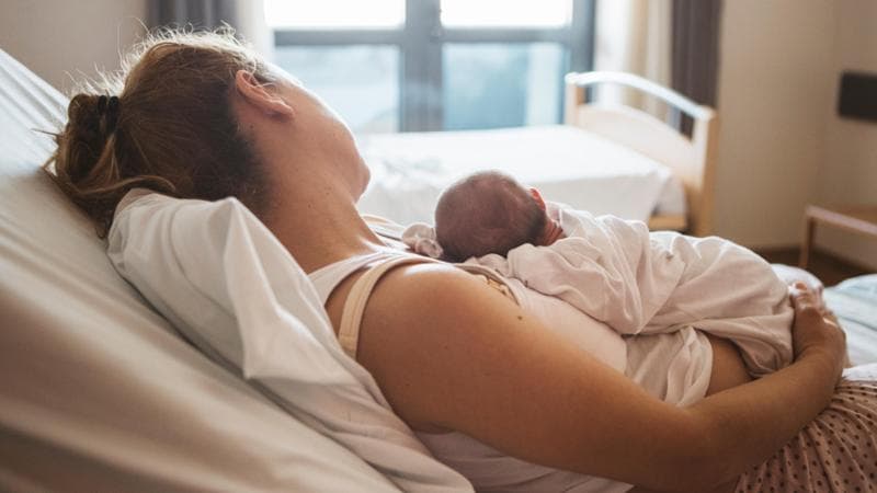 Figlio di due mamme, la Cedu: “Levare quella intenzionale dal certificato nascita non vìola diritti”
