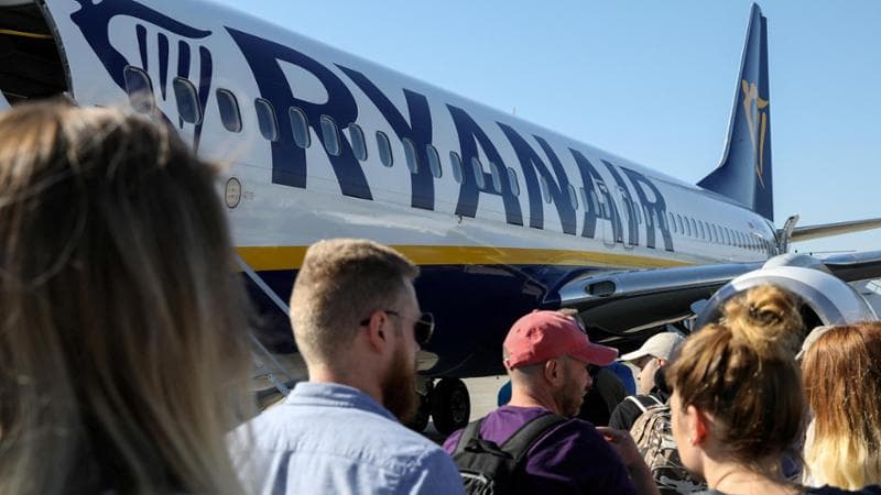 “Il nostro aereo aveva finito il carburante”, panico su un volo Ryanair partito da Pisa