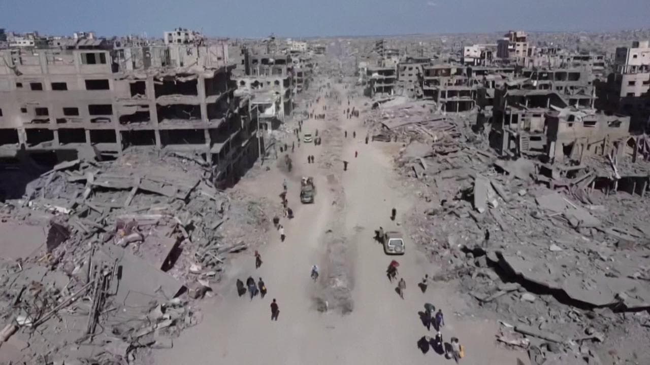In volo su Gaza City rasa al suolo: il ritorno degli sfollati tra le macerie