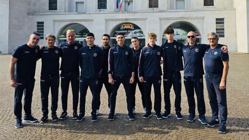 Gli azzurri davanti al Niguarda