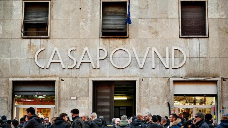 Ambasciatori, militari, medici: ecco chi finanzia CasaPound
