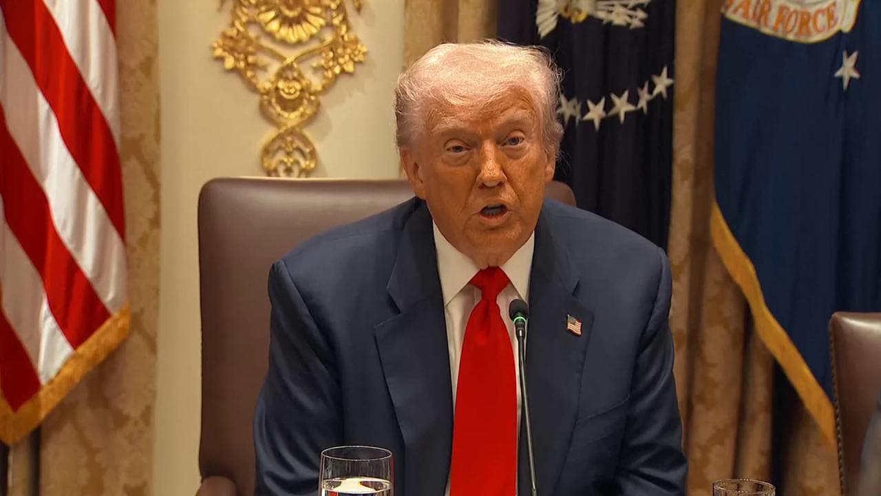 Trump fa il galante con la giornalista: "Amo l'Argentina!"