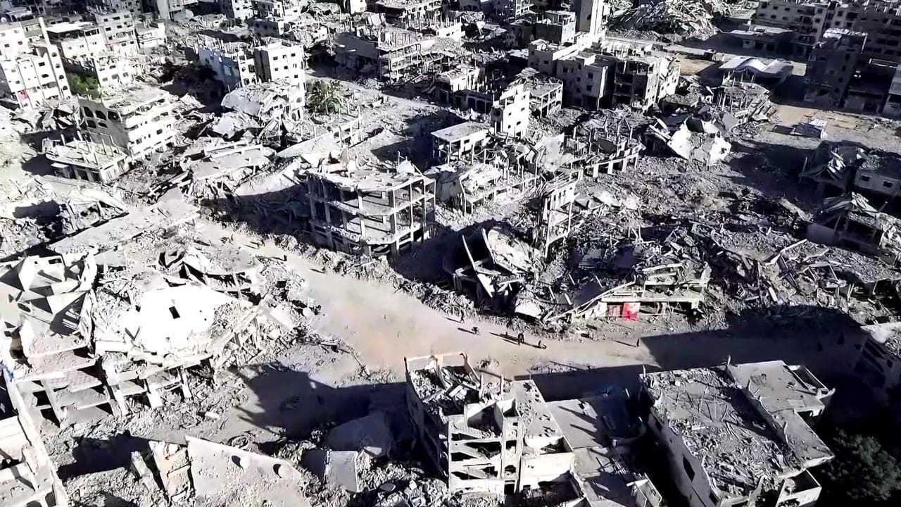 Medio Oriente, Khan Younis ridotta a un cumulo di macerie: la distruzione ripresa dal drone