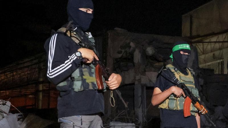 A Gaza riaprono gli uffici ma a gestirli sono i miliziani di Hamas