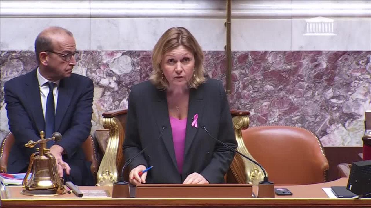 Francia, Lecornu si salva dalle mozioni di sfiducia: il risultato della votazione decisiva