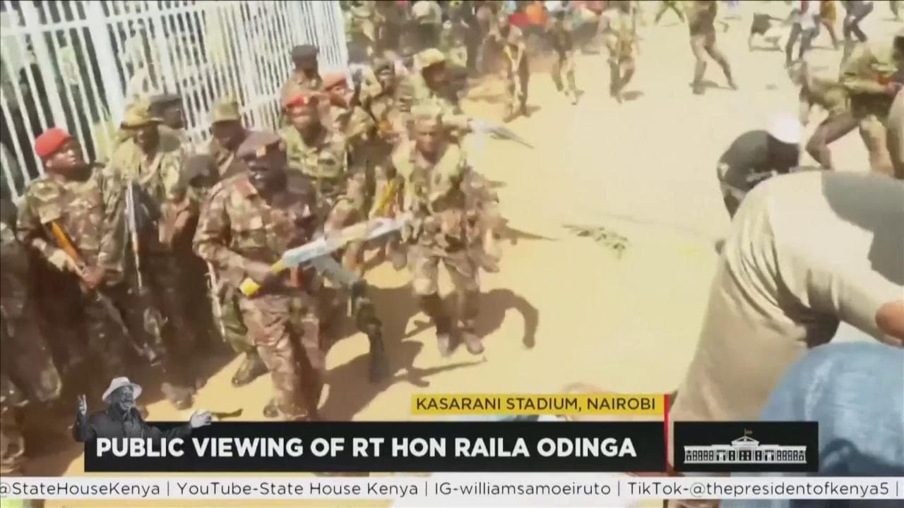 Kenya, i soldati sparano per disperdere la folla accorsa alla camera ardente del politico Odinga