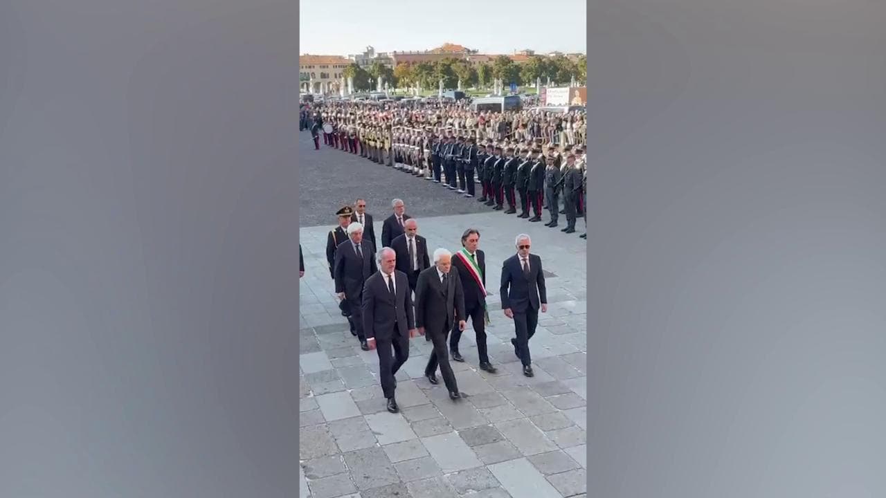 Padova, il presidente Mattarella ai funerali di Stato dei carabinieri morti a Castel D'Azzano