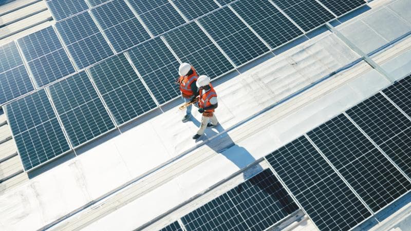 Boom di rinnovabili e accumuli, a settembre ripresa dei consumi