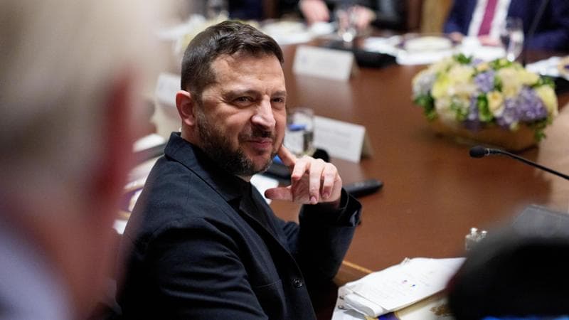 Zelensky spiazzato dal dietrofront di Trump sui Tomahawk chiama gli alleati: “Evitiamo l’escalation, sono pronto a negoziare”