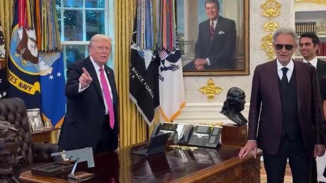 Trump riceve Andrea Bocelli alla Casa Bianca: "Con te partirò" risuona nello Studio Ovale