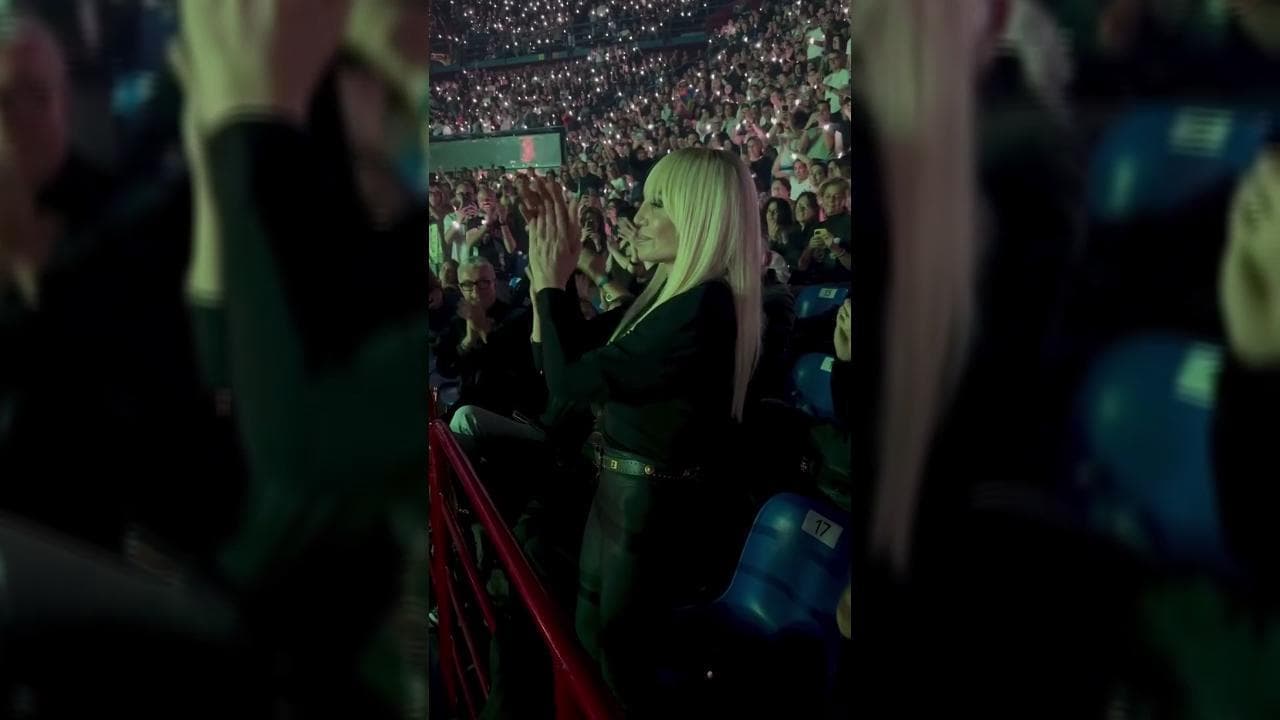 Lady Gaga ringrazia Donatella Versace. "Ho avuto alti e bassi, molti scompaiono. Lei sempre vicina"