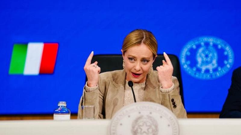 Bufera sul video postato da Trump: “Meloni chiarisca”. Palazzo Chigi: “Negozia l’Unione”