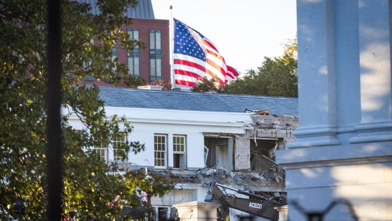 Trump demolisce parte della Casa Bianca: partiti i lavori per la sua sala da ballo da 250 milioni di dollari