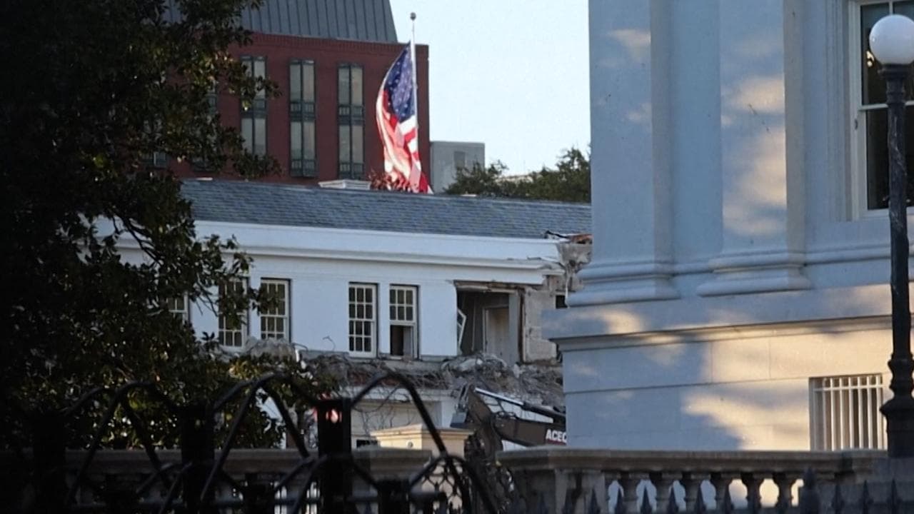 Usa, lavori in corso alla Casa Bianca per trasformare la East Wing nella sala da ballo di Trump