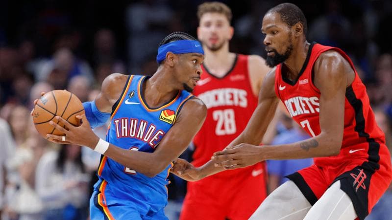 Shai Gilgeous-Alexander in azione contro Kevin Durant
