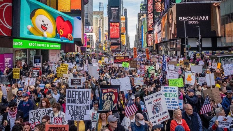 New York, 18 ottobre: in piazza contro Donald Trump