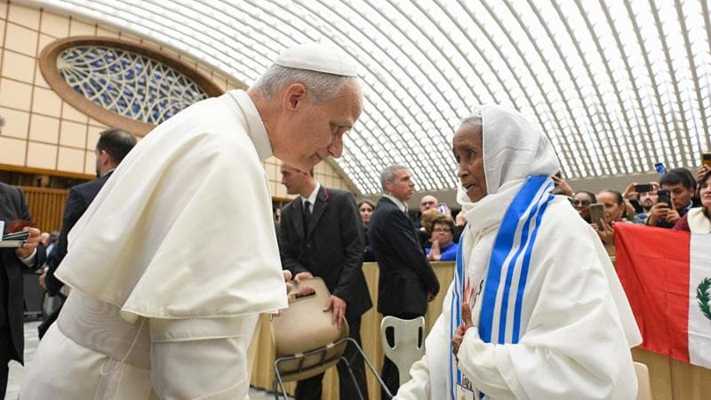 La denuncia di Leone: “Migranti come rifiuti e popoli derubati”