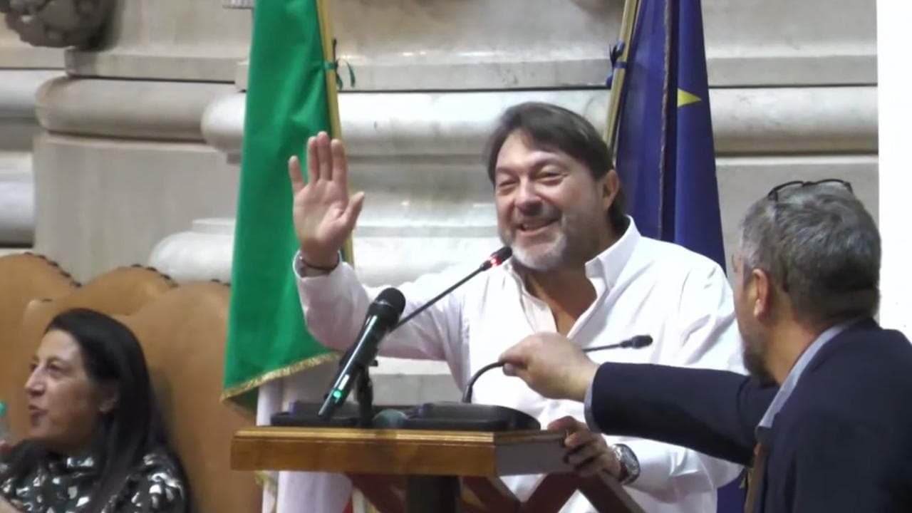 Sigfrido Ranucci all'Anm, la standing ovation dell'assemblea