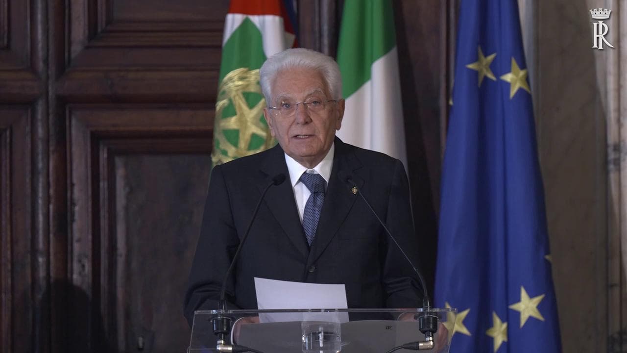 Mattarella: “Le difficoltà della sanità pubblica ostacolano il diritto universale alla salute"