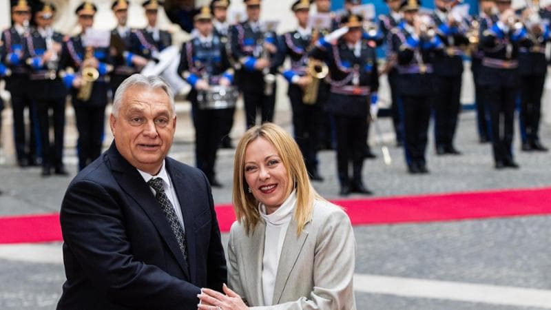 Orbán a Roma contro tutti, poi l’incontro con Meloni. Tajani: “Tra noi idee diverse”