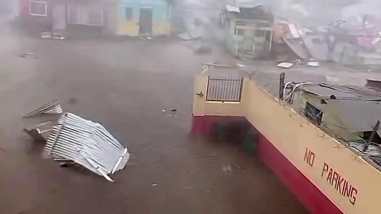 L'uragano Melissa si abbatte sulla Giamaica, inondazioni e primi danni a St. Elizabeth
