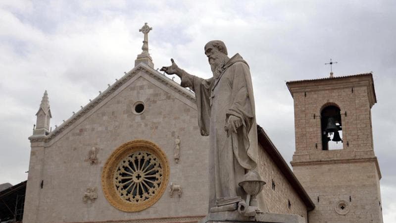 Norcia riabbraccia la sua basilica nove anni dopo il terremoto: “Ora guardiamo al futuro”