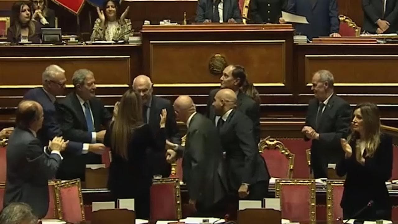 Riforma giustizia: il centrodestra esulta dopo l'ok al Senato. La Russa: "Bene, bene"