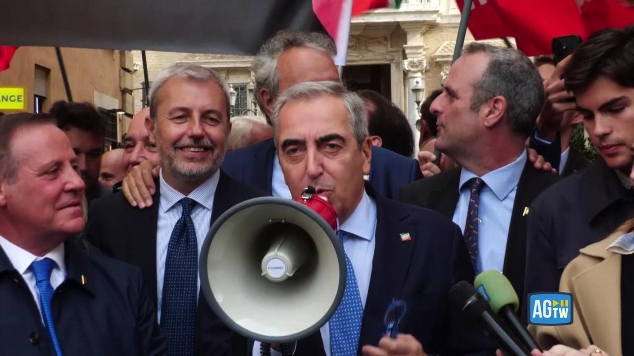 Sì alla riforma della Giustizia, flashmob di Forza Italia