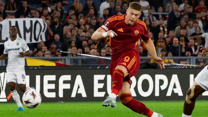 Dovbyk in azione contro il Viktoria Plzen

