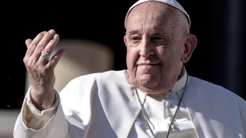 Il telefono cura le nonne. Papa Francesco e gli atei